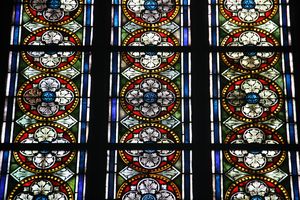 Eines der Fenster in der St. Georgenkirche