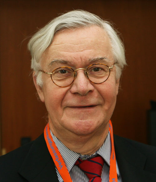 Der nordelbische Synodenpräsident Hans-Peter Strenge